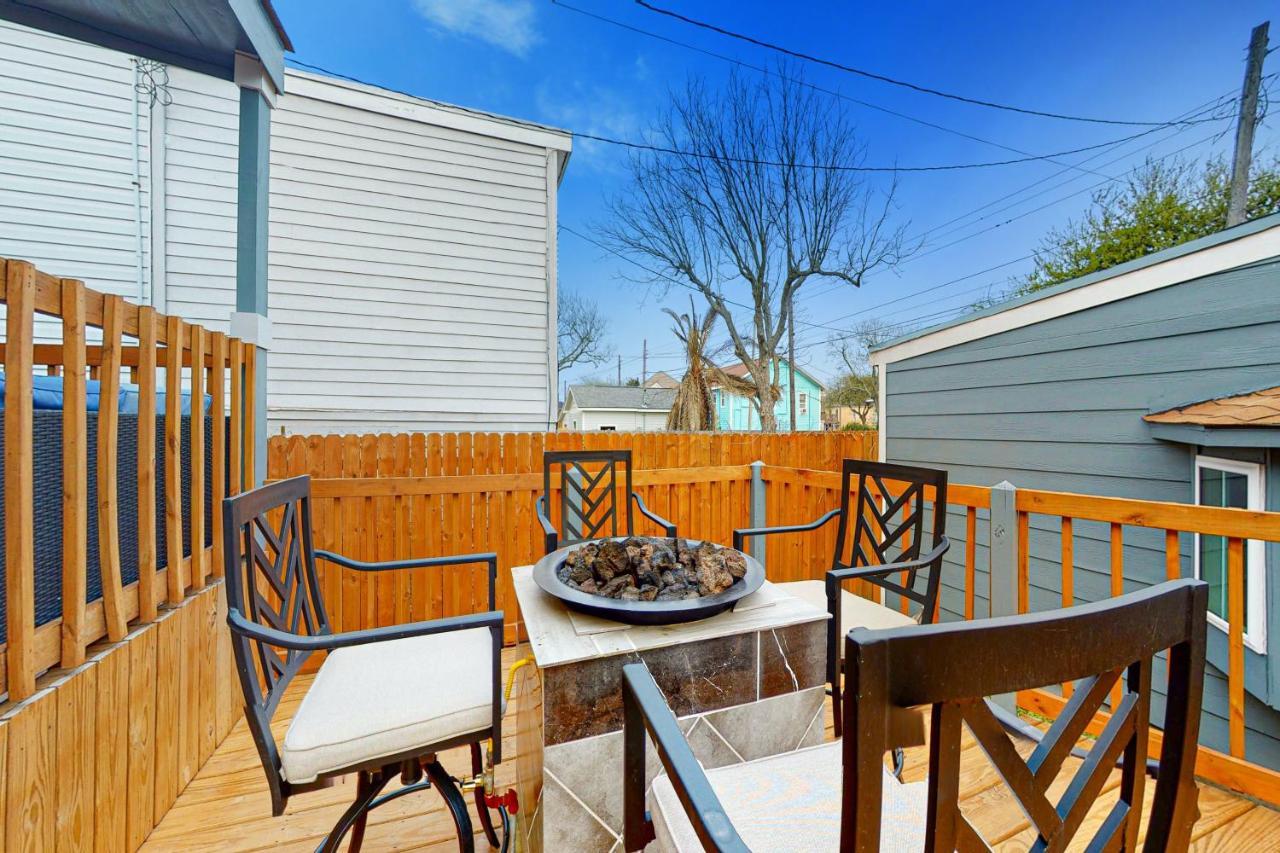 Fun In The Sun Villa Galveston Exterior photo